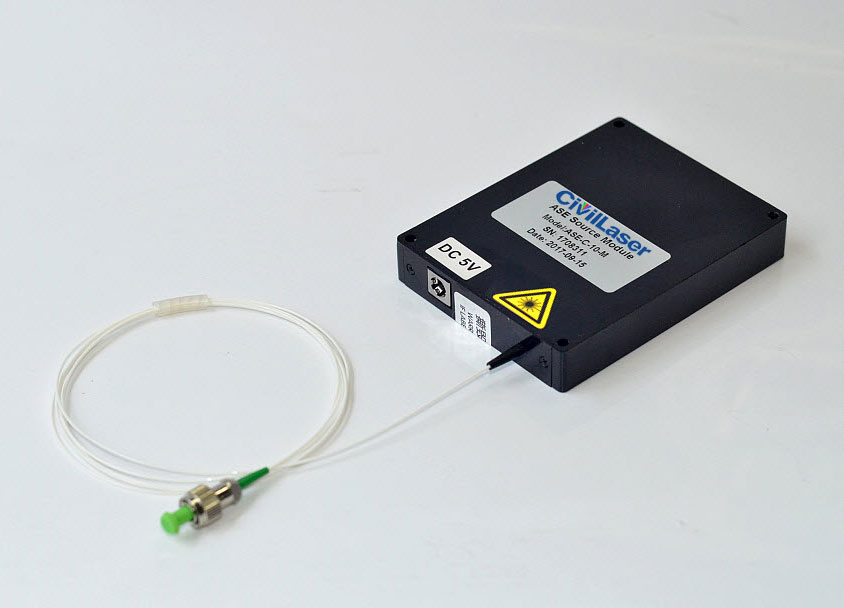 Single-mode Fiber Optic 광대역 광원s 30mW C-band ASE 광원 ASE-C-30-SM 모듈 유형